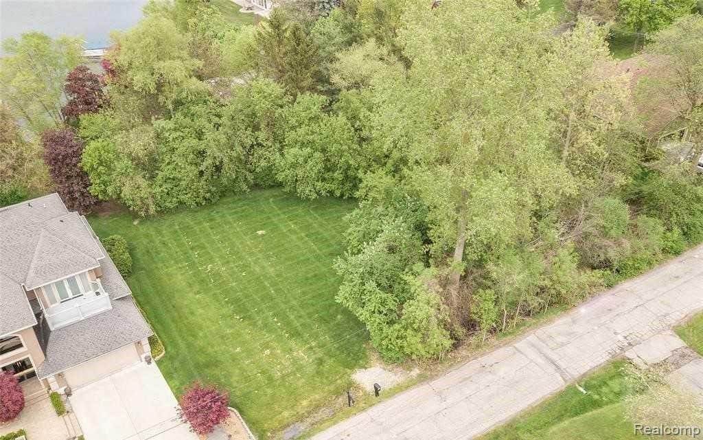 000 Putnam Dr - Photo 1