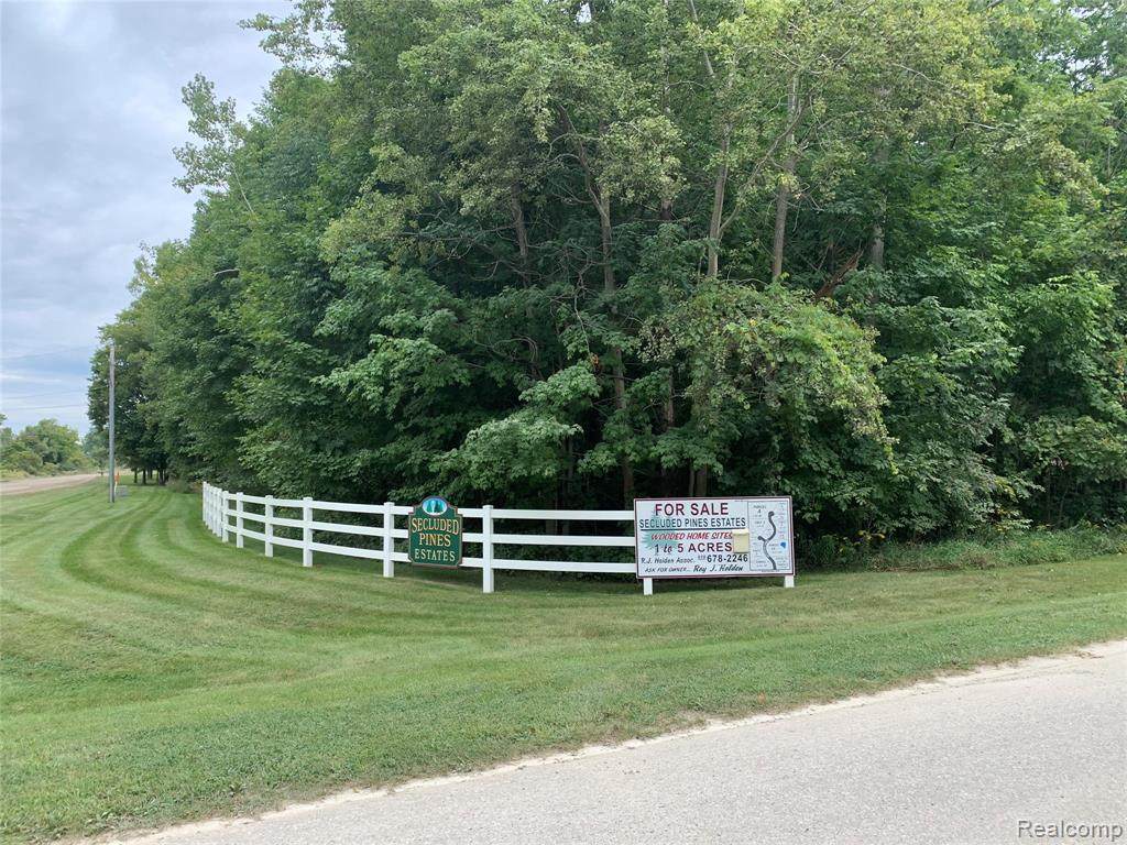 Par 1 Secluded Pines Dr - Photo 1
