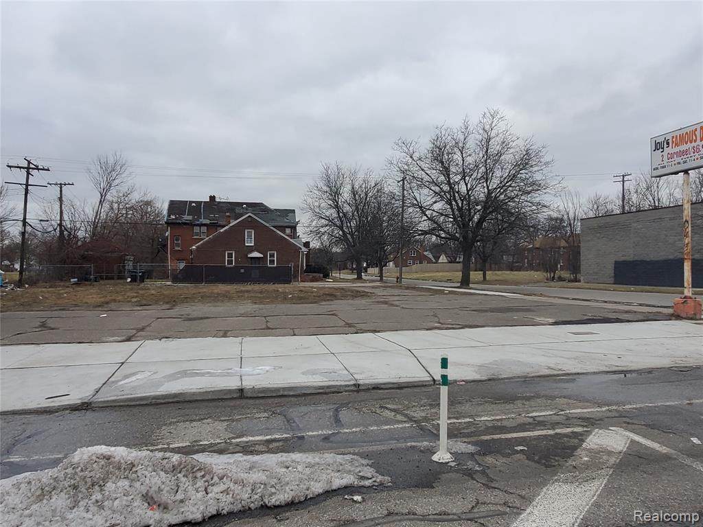 13131 Warren Ave - Photo 1