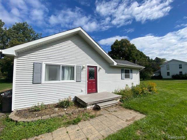 8281 Lippincott Blvd - Photo 1