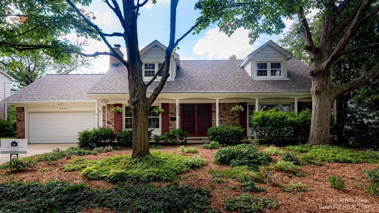 2424 Dundee Dr - Photo 1