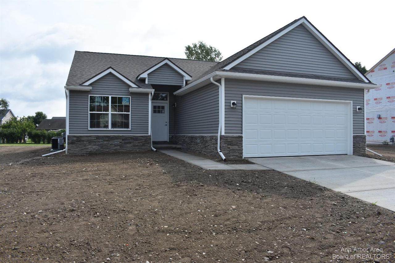 662 Goldfinch Ln - Photo 1