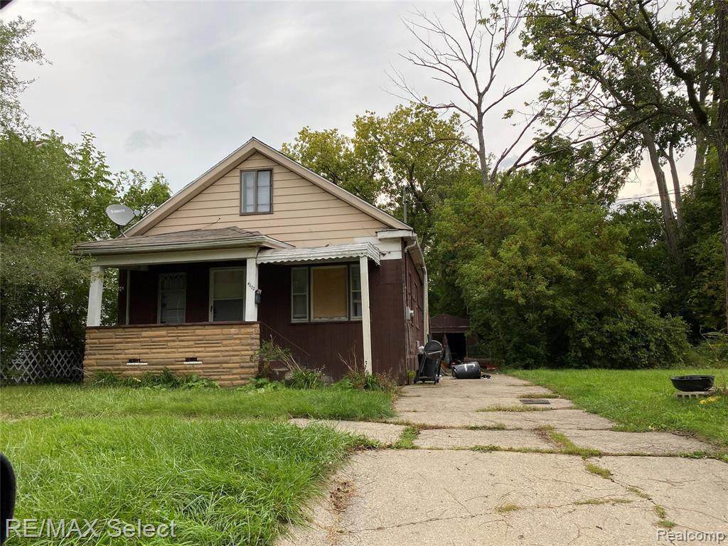 4602 Maines St - Photo 1