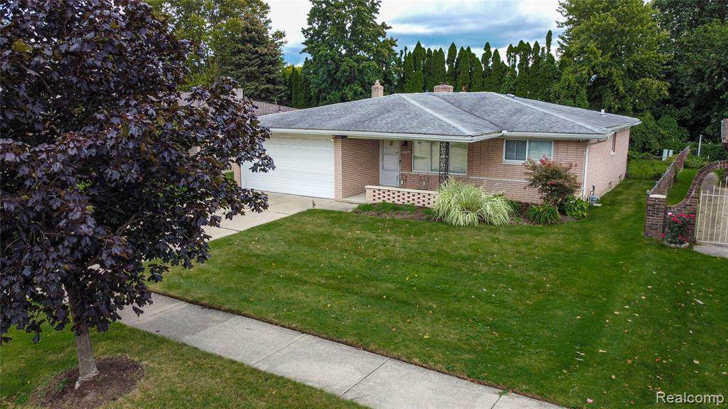 37596 Adrian Dr - Photo 1