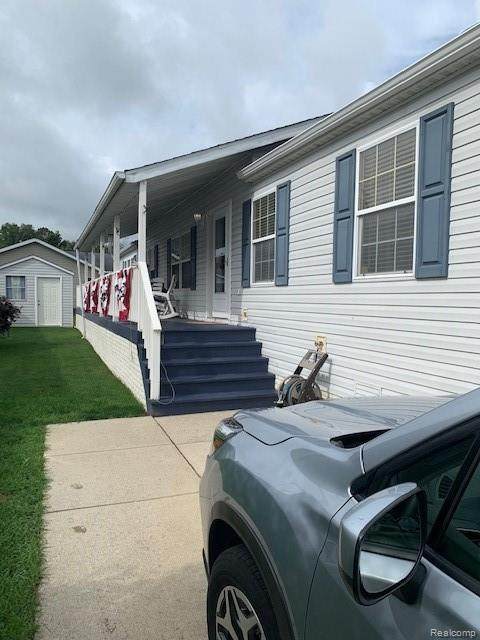 16242 Oxford Dr - Photo 1