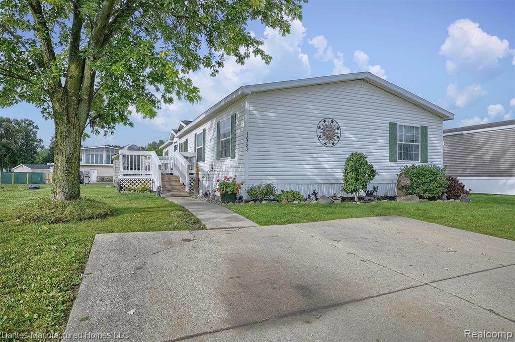 16782 Victoria Ln - Photo 1