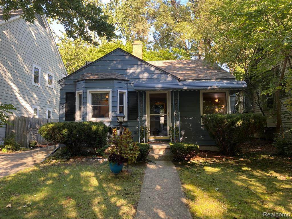 922 Maple Ave - Photo 1