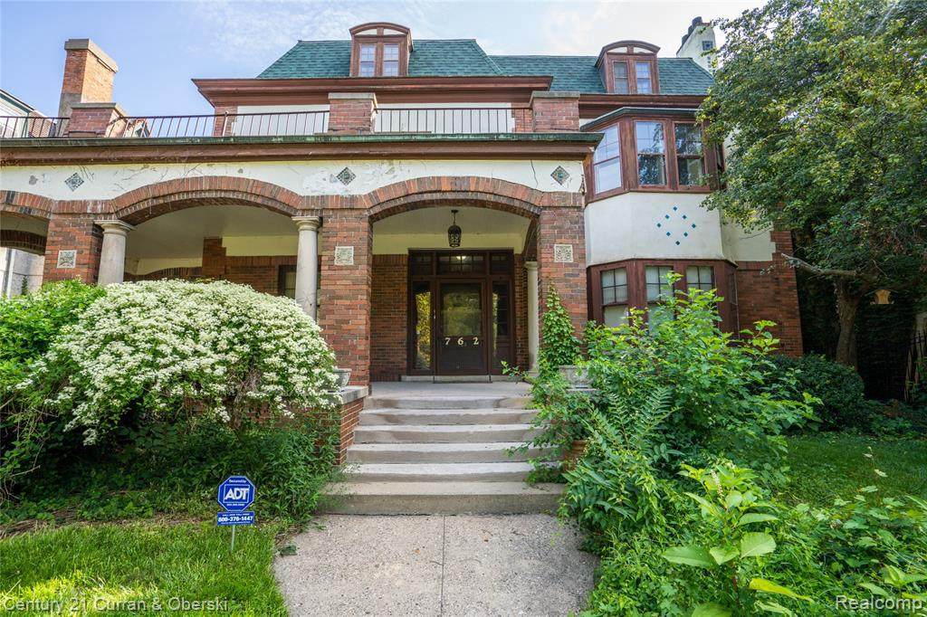 762 Seminole St - Photo 1