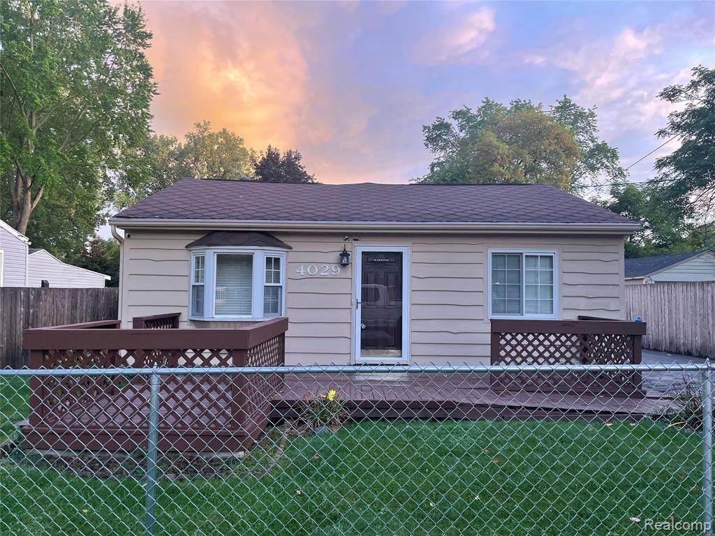 4029 Clairmont Ave - Photo 1