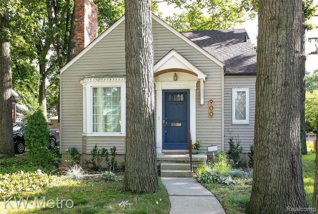 900 5TH ST - Photo 1