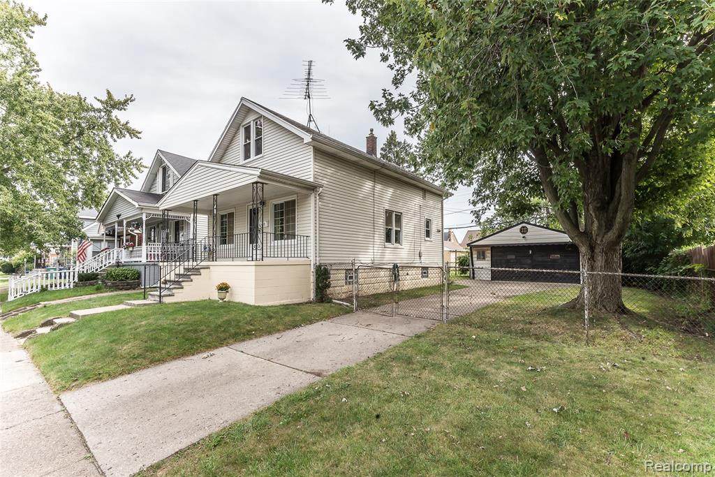 1535 Garfield Ave - Photo 1
