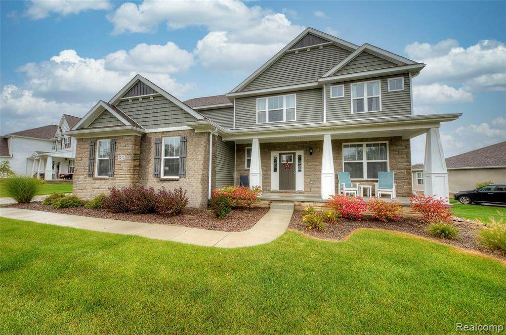 2273 Walnut View Dr - Photo 1