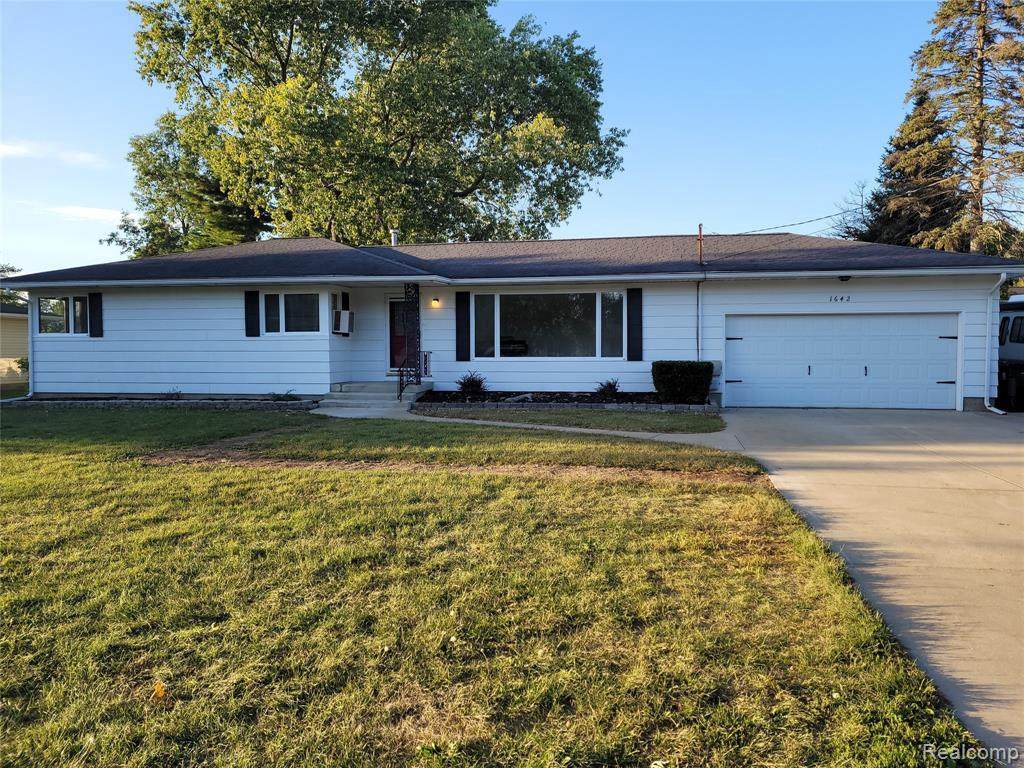 1642 Duguid Rd - Photo 1