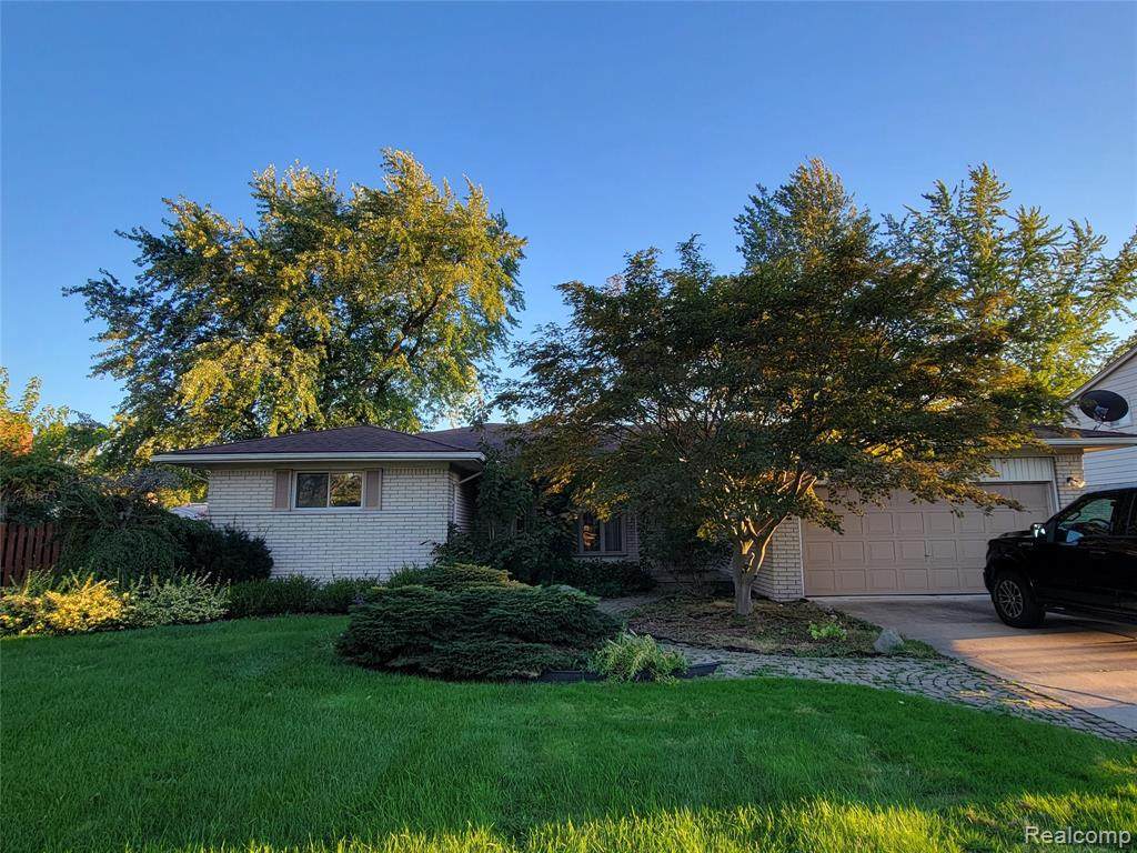 36237 Six Mile Rd - Photo 1