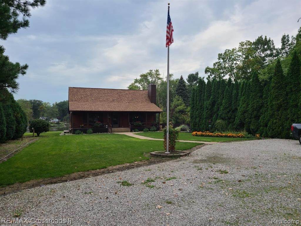 40595 Interstate 94 Service Dr - Photo 1