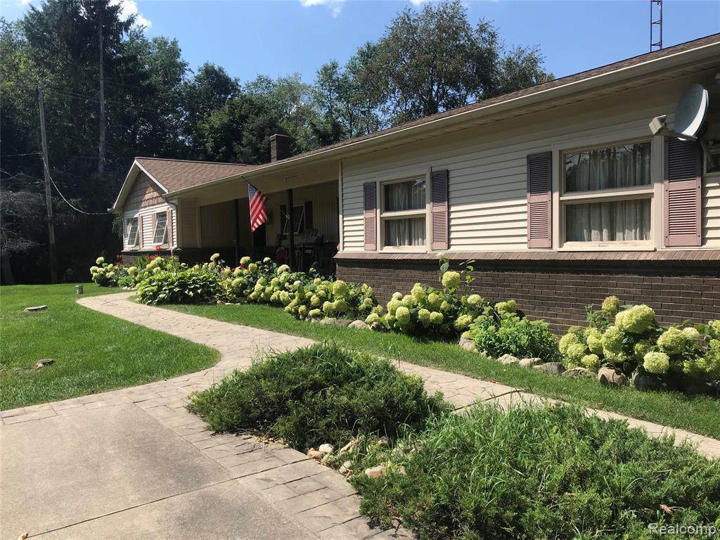 4822 Grange Hall Rd - Photo 1