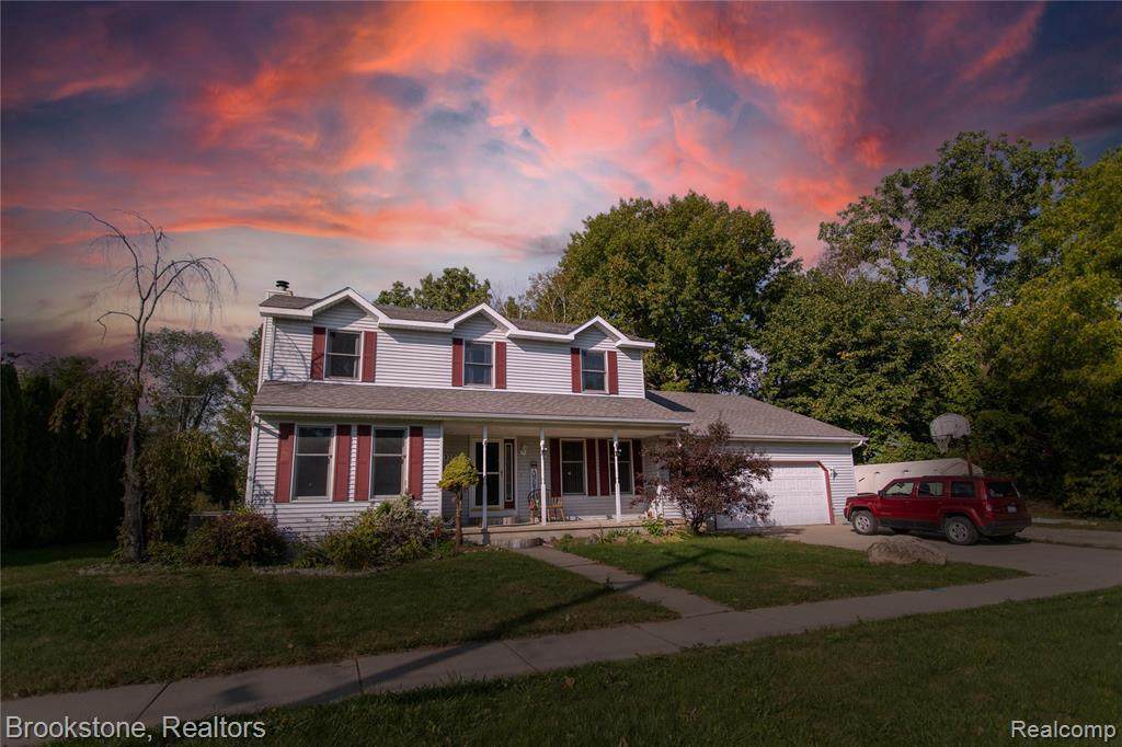 210 16TH ST - Photo 1