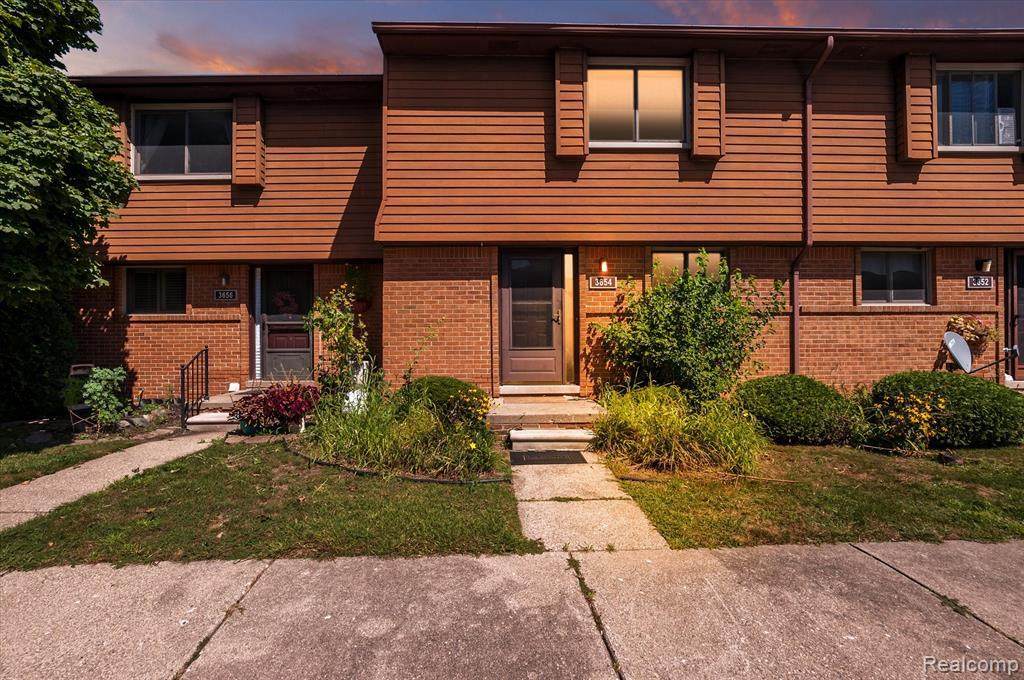 3654 Old Creek - Photo 1