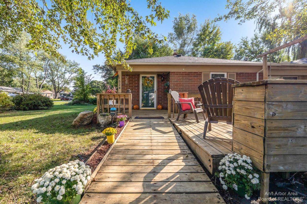 524 Oaklawn Ave - Photo 1