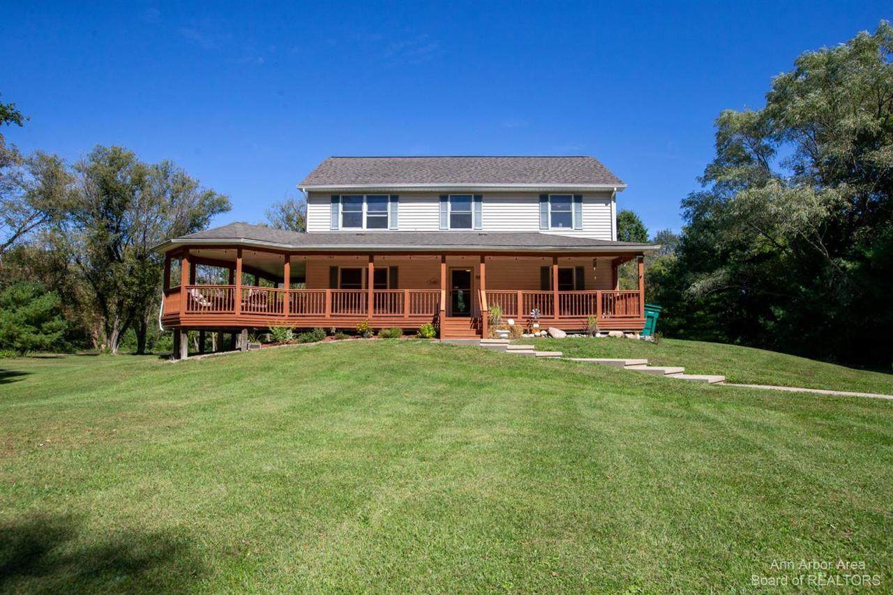 9820 Green Gables - Photo 1