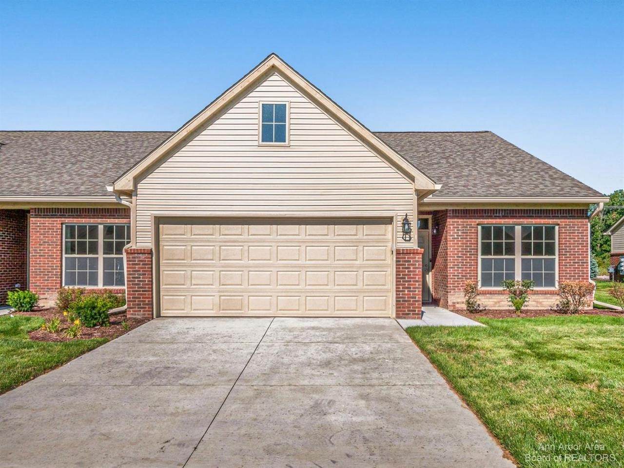 24006 White Pine St - Photo 1