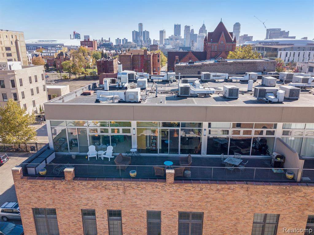3100 Woodward Ave - Photo 1