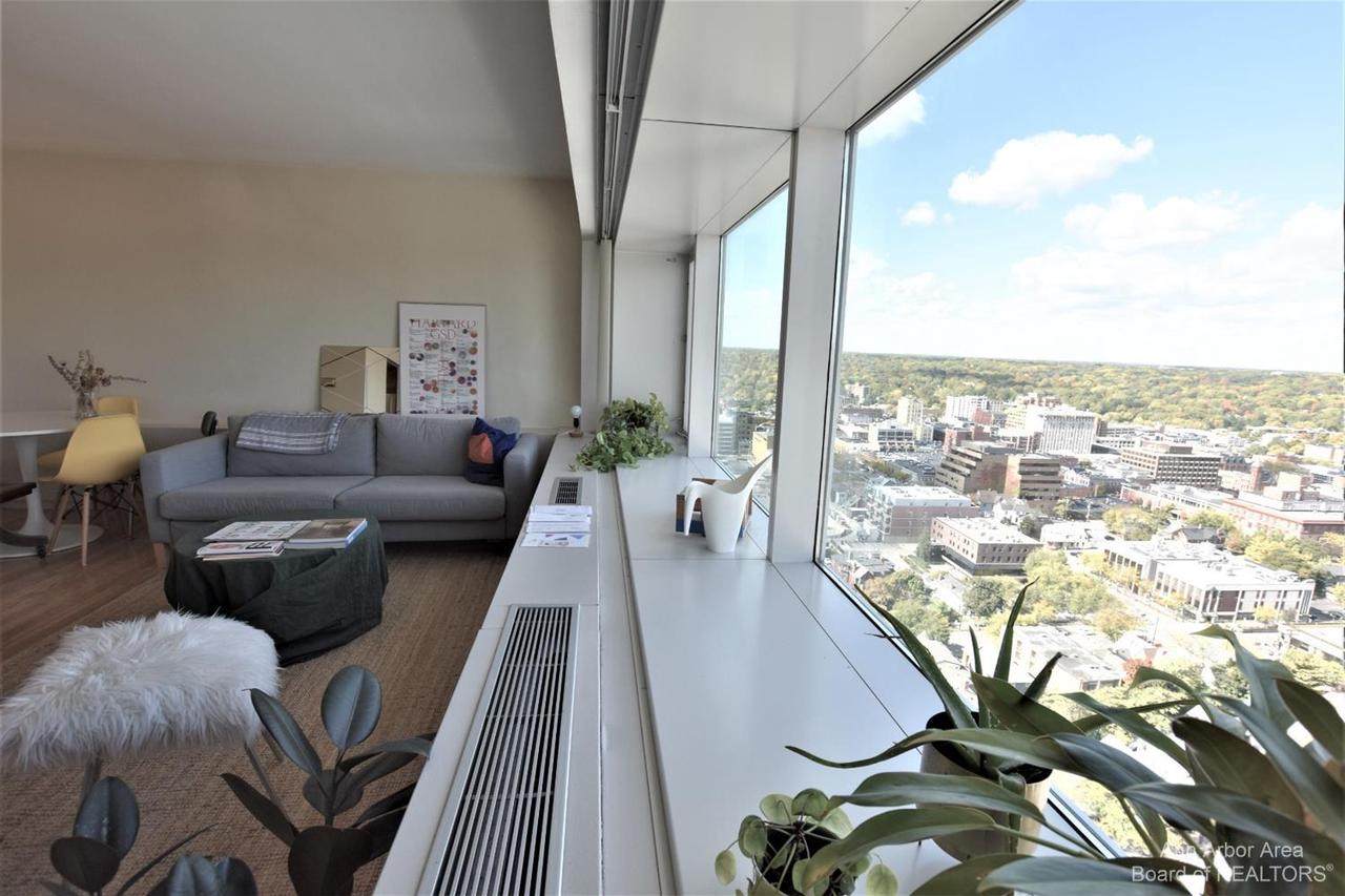 555 William St - Photo 1