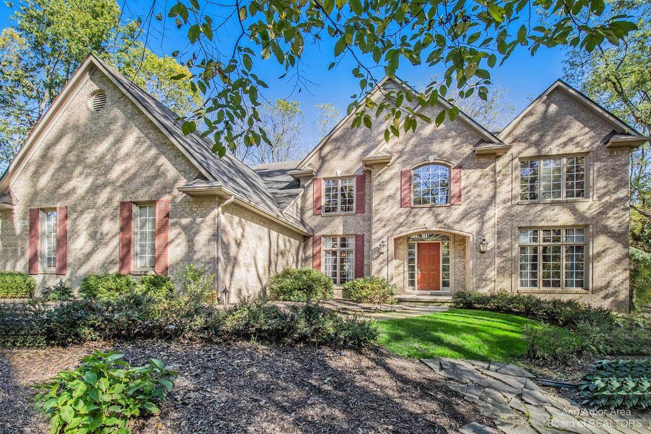 6081 Stonegate Dr - Photo 1