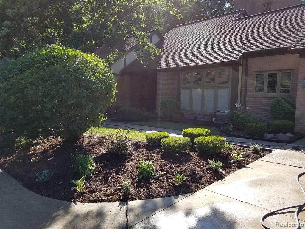 5131 Woodview - Photo 1