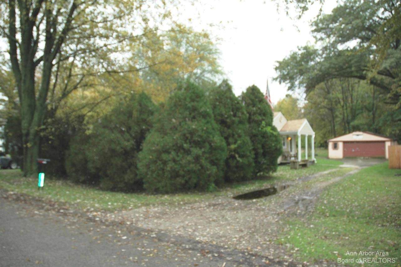 39125 Chase St - Photo 1