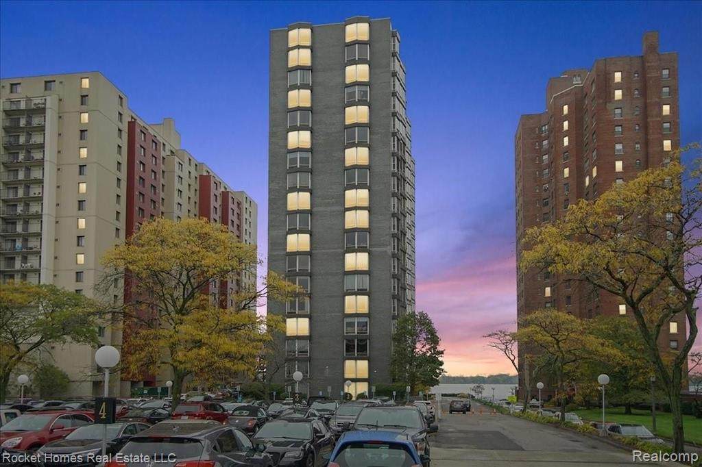8200 Jefferson - Photo 1