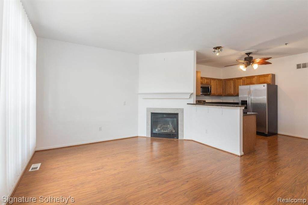 43043 Strand Dr - Photo 1