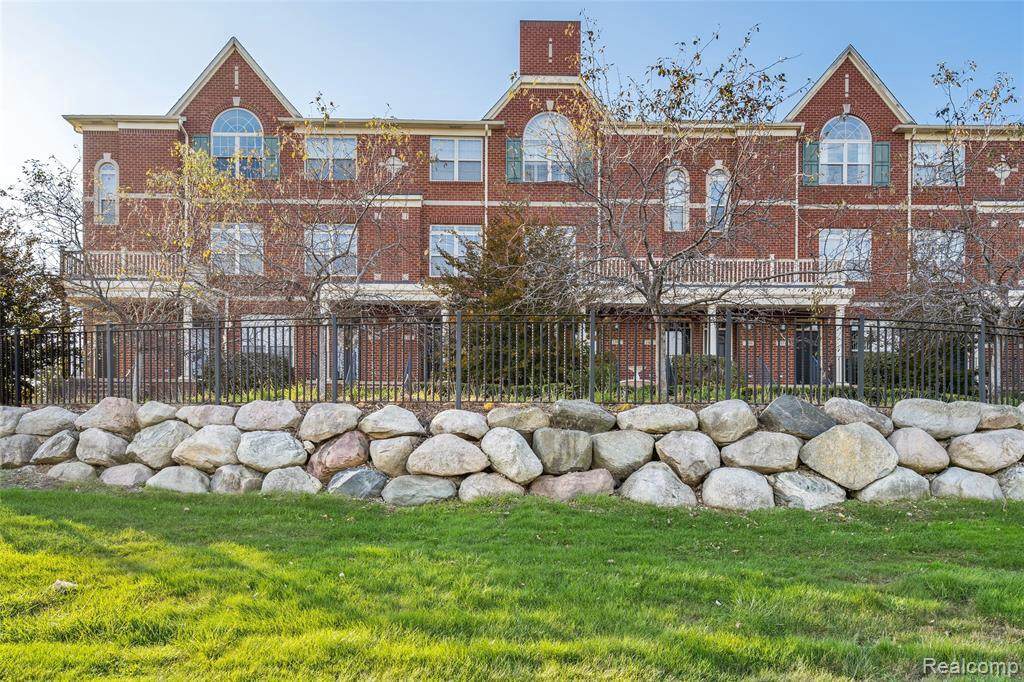 1390 Devon Lane - Photo 1