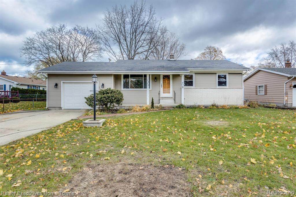 2426 21ST AVE - Photo 1