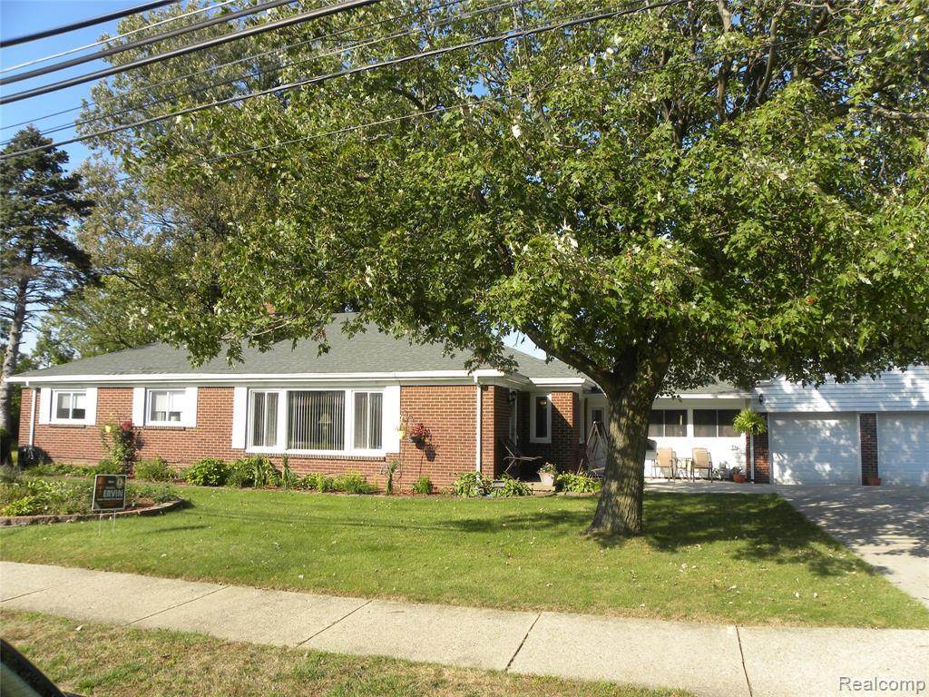 18571 Huntington Ave - Photo 1