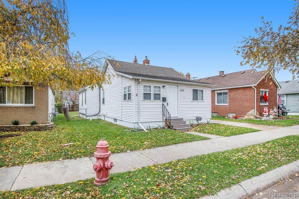 27365 Elmhurst St - Photo 1
