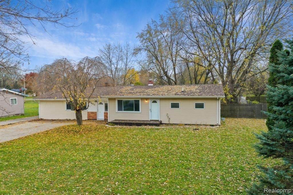 5452 Sun Valley Dr - Photo 1