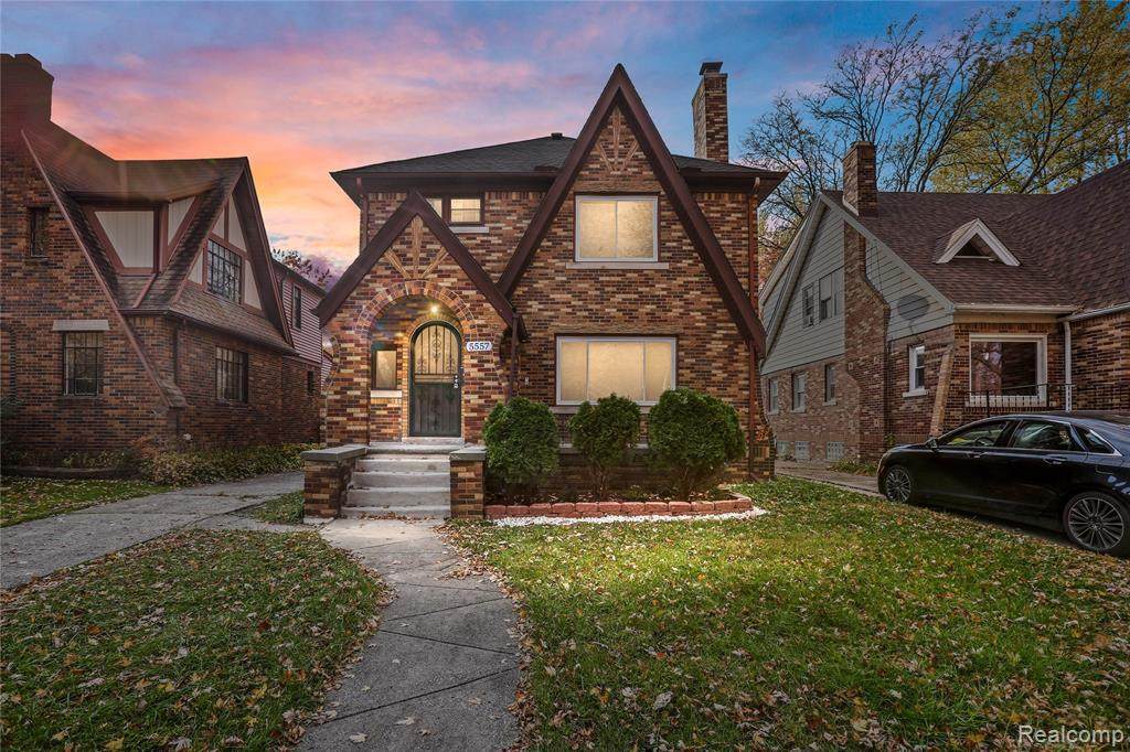 5557 Yorkshire Rd - Photo 1