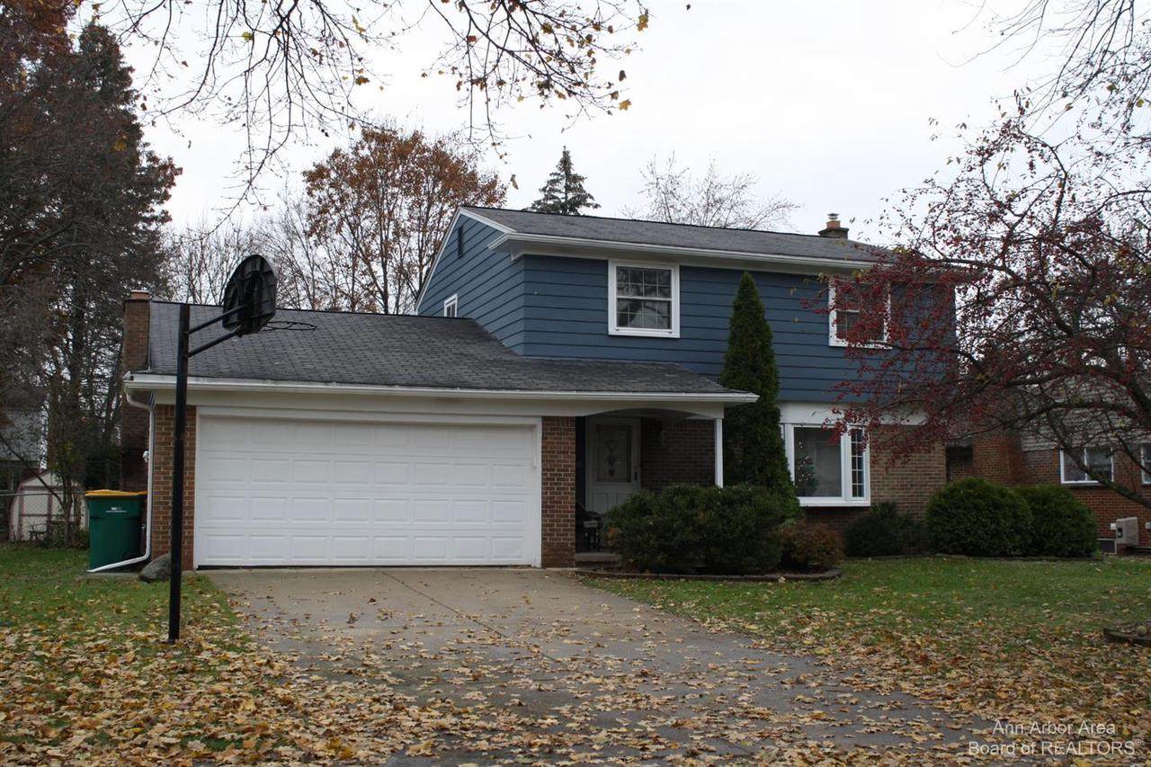 439 Springbrook Cres - Photo 1