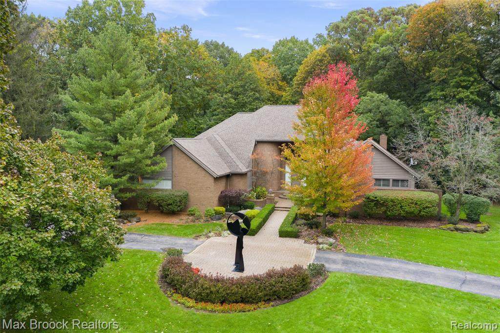 1220 Trowbridge Rd - Photo 1