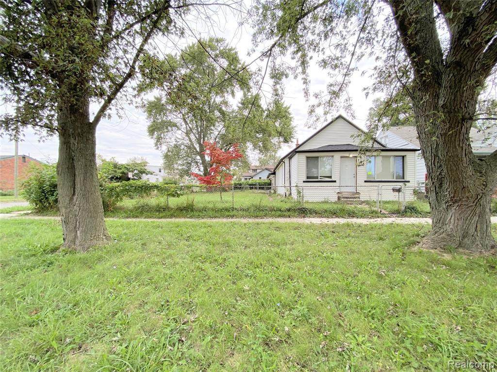 184 Suburban St - Photo 1