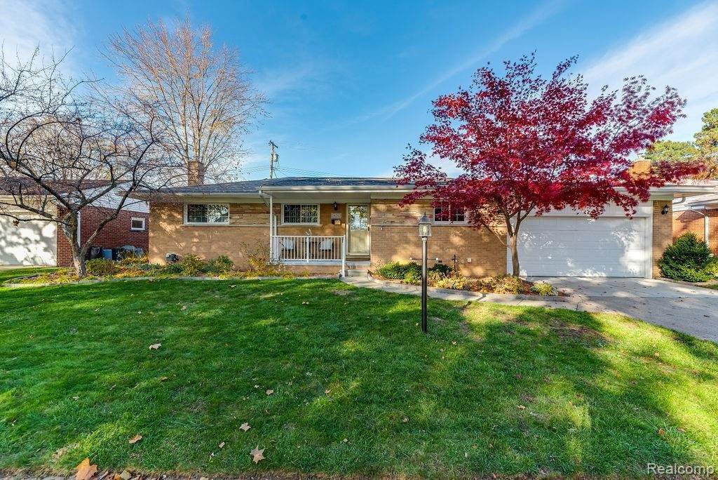 29212 Barkley St - Photo 1