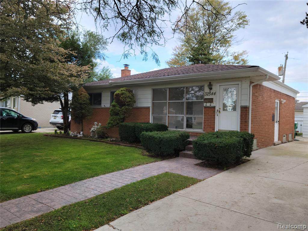 32544 Bridge St - Photo 1