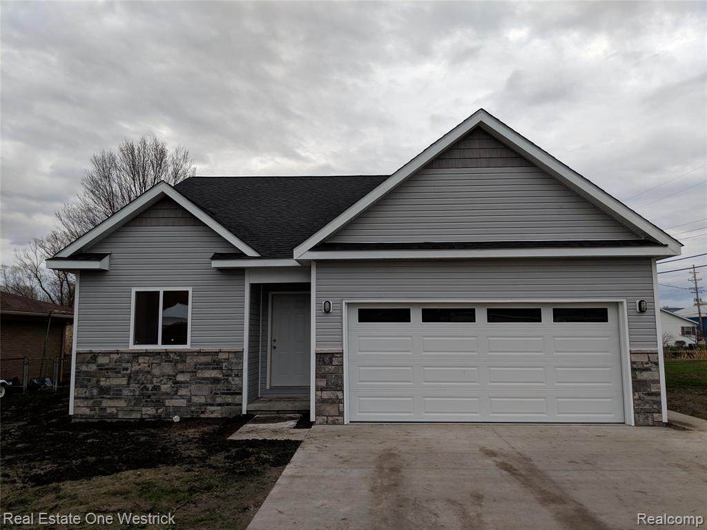 928 Summer St - Photo 1