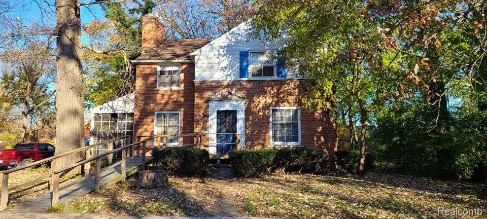 2466 Woodstock Dr - Photo 1