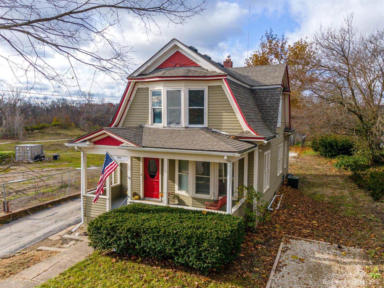 226 Monroe - Photo 1