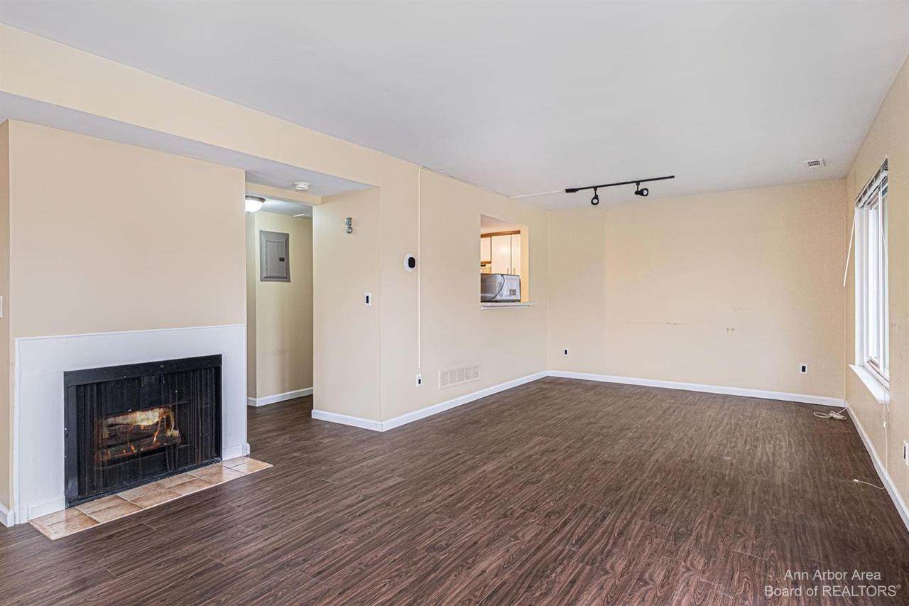 350 Briarcrest - Photo 1