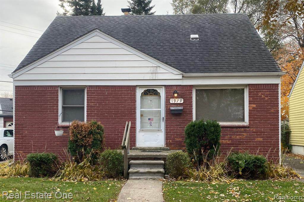 1979 Champaign Rd - Photo 1