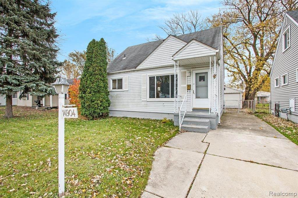 14904 Myola Ave - Photo 1