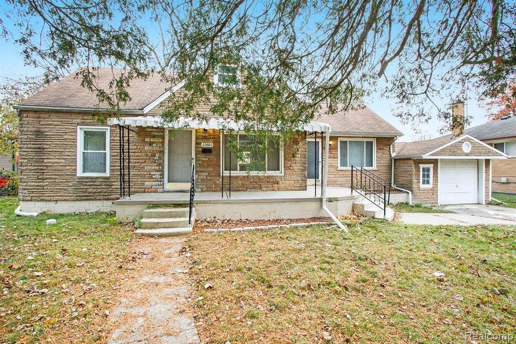22880 Hayes Ave - Photo 1